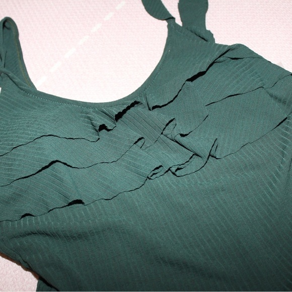 CUPSHE Dark Green Ruffle One Piece Swimsuit Ribbed - Picture 3 of 8